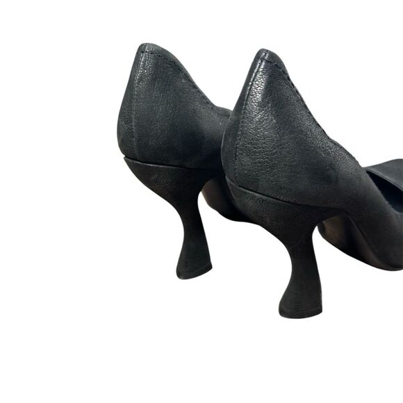 Prada 2004 Black Leather Scalloped Sway Curved Heels Size 40 Y2K - Picture 9 of 10